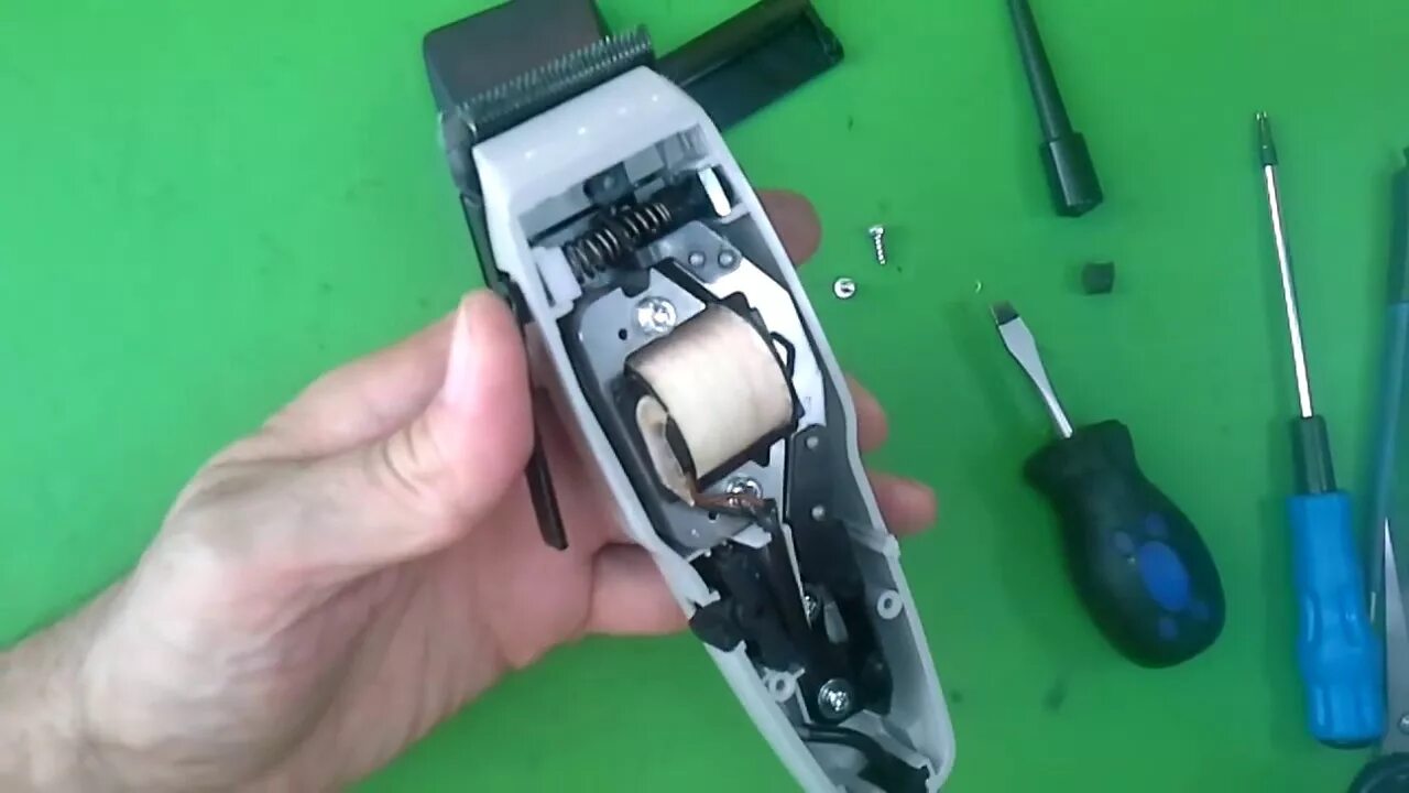 Ремонт машинки для стрижки своими руками How to assemble the Moser 1400 edition clipper - YouTube