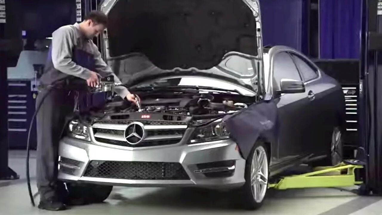 Ремонт мерседес фото Mercedes-Benz Service A -- Car Service - YouTube