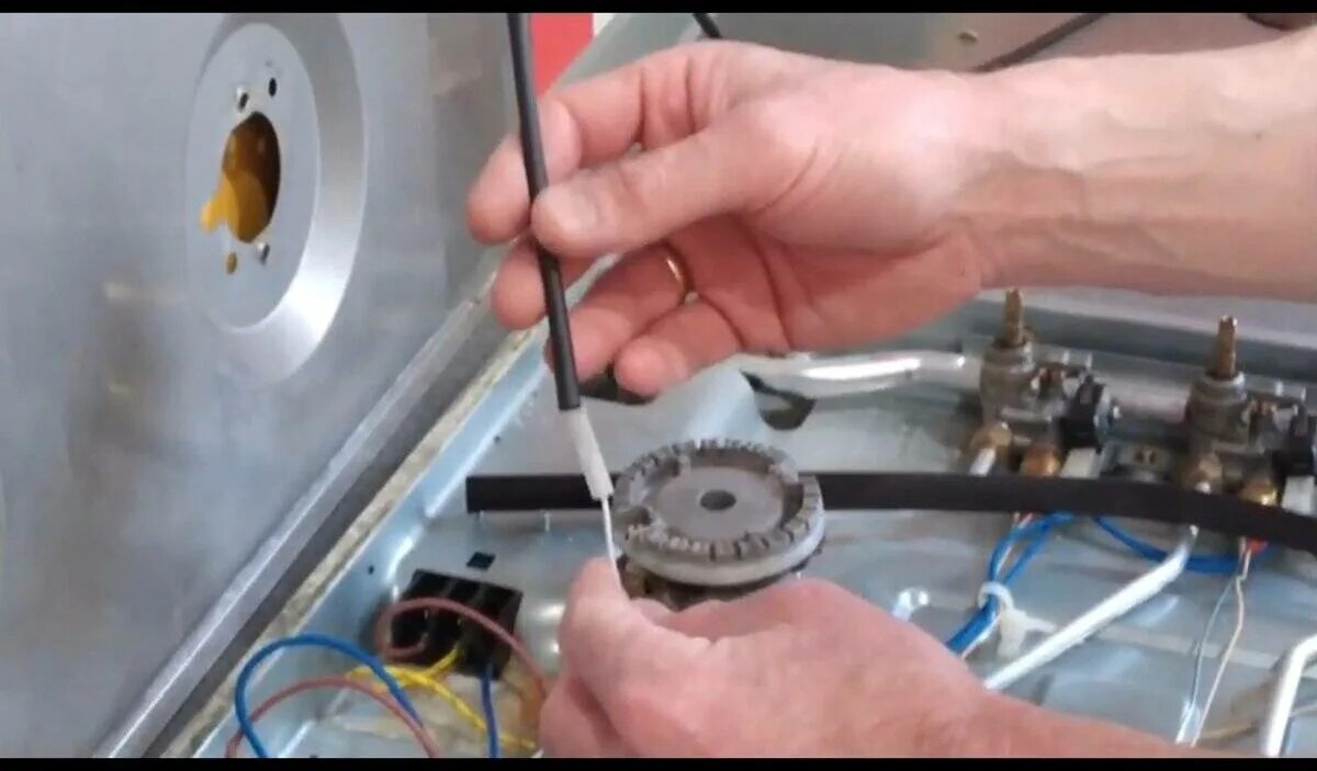 Replacing the Thermostat in a Gas Range with Standing Pilot Ignition - applianto