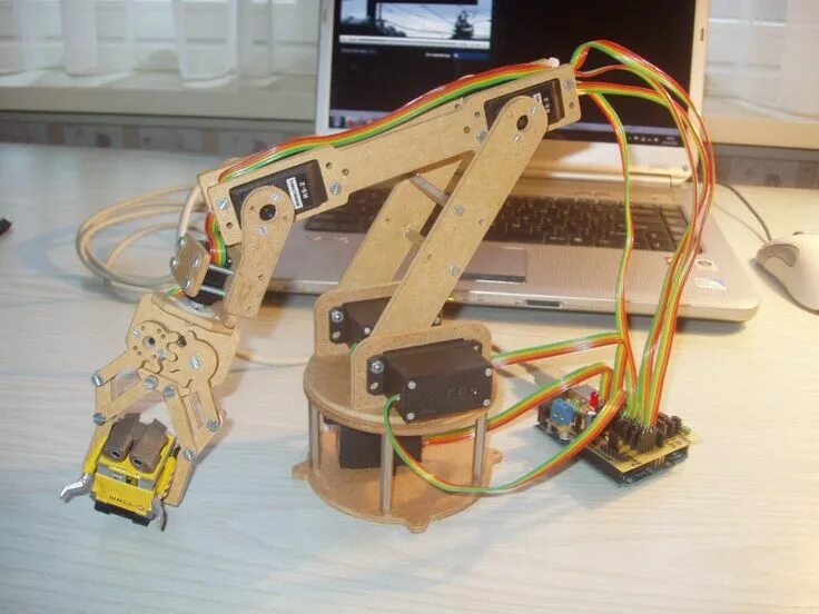 Ремонт робота своими руками Multiply the robotic arm and electronics Robot arm, Arduino robot arm, Robotic a