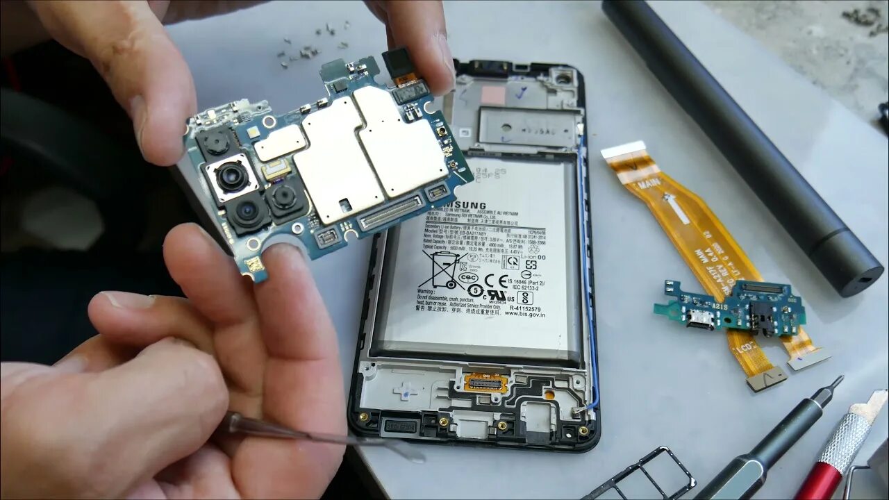 Ремонт samsung своими Samsung A21S / A217F Телефон переживший удар сковородой. /A21S Display replaceme