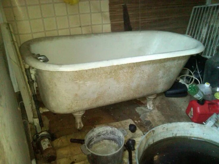 Ремонт старой ванной своими руками Refinishing Porcelain Bathtubs & Sinks, Part 2 Mom and Her Drill in 2020 Old bat