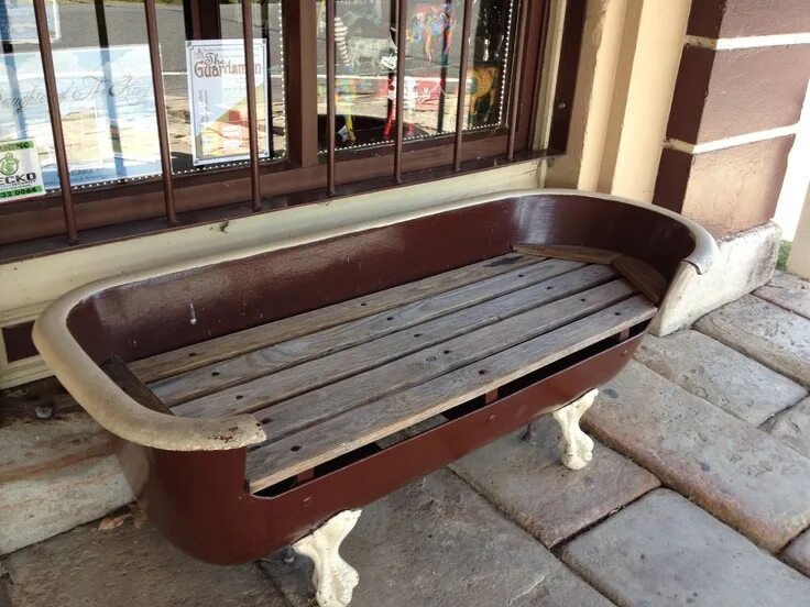 Ремонт старой ванны своими руками Repurposed bathtub become a bench seat. Old bathtub, Tub ideas, Recycled furnitu