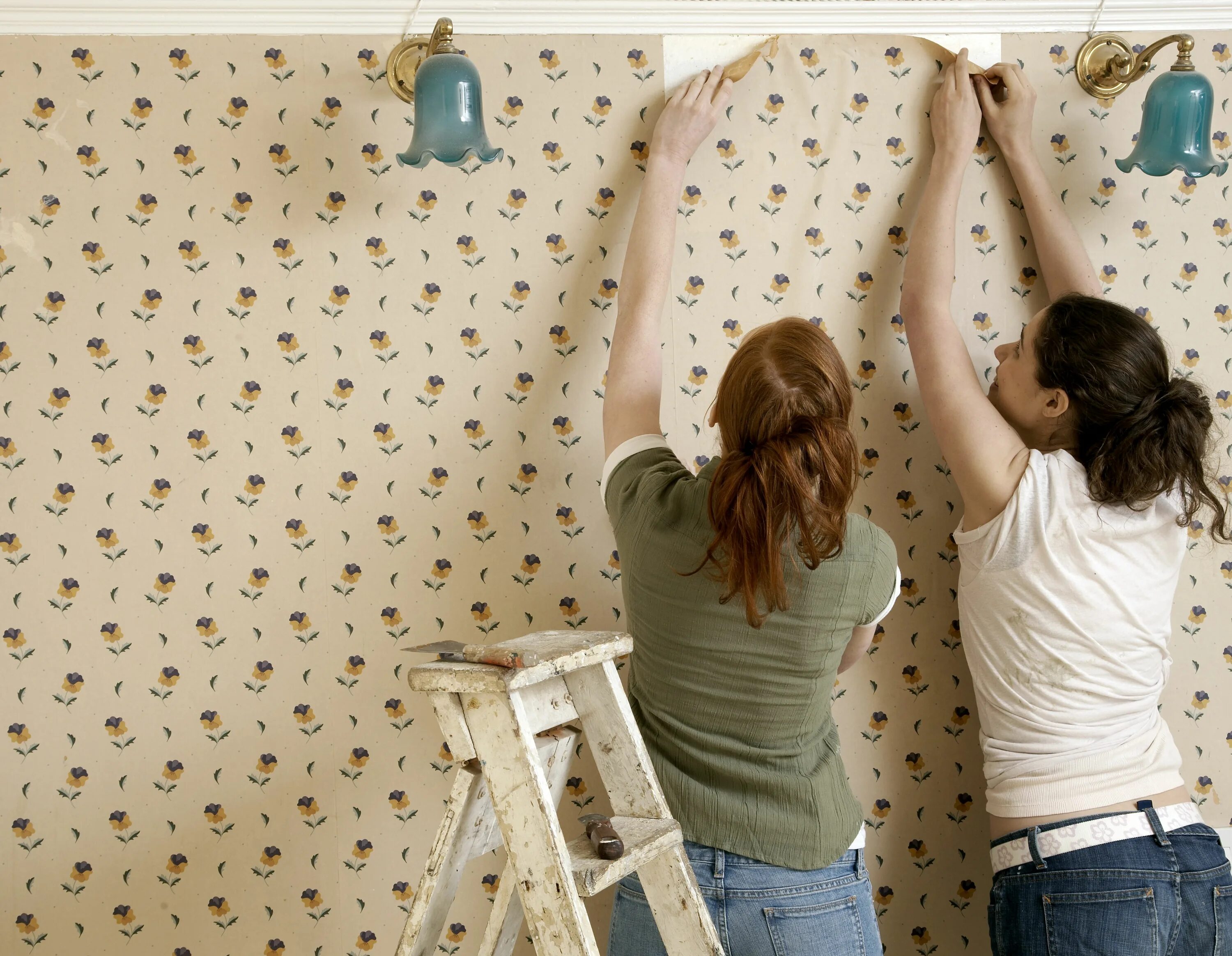 Ремонт своими руками обои How to Apply Removable Wallpaper Without Damaging Your Walls Removing old wallpa