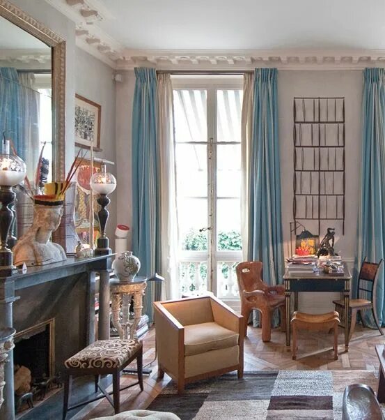 Ремонт в французском стиле в квартире фото Jacques Grange's Paris living room with furniture by Emilio Terry, Jean-Michel F