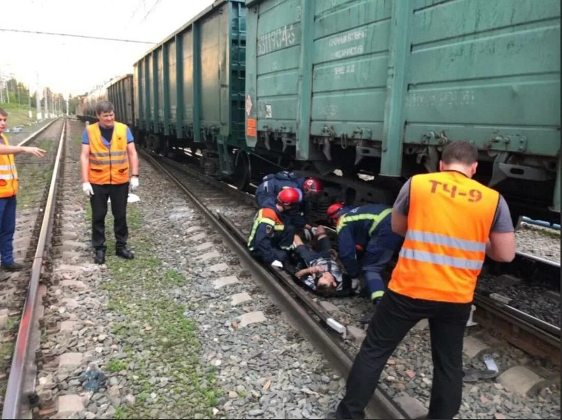 Рената поезд фото Поезд Адлер - Мурманск сбил 16-летнего подростка - Новости Сочи "Народная газета