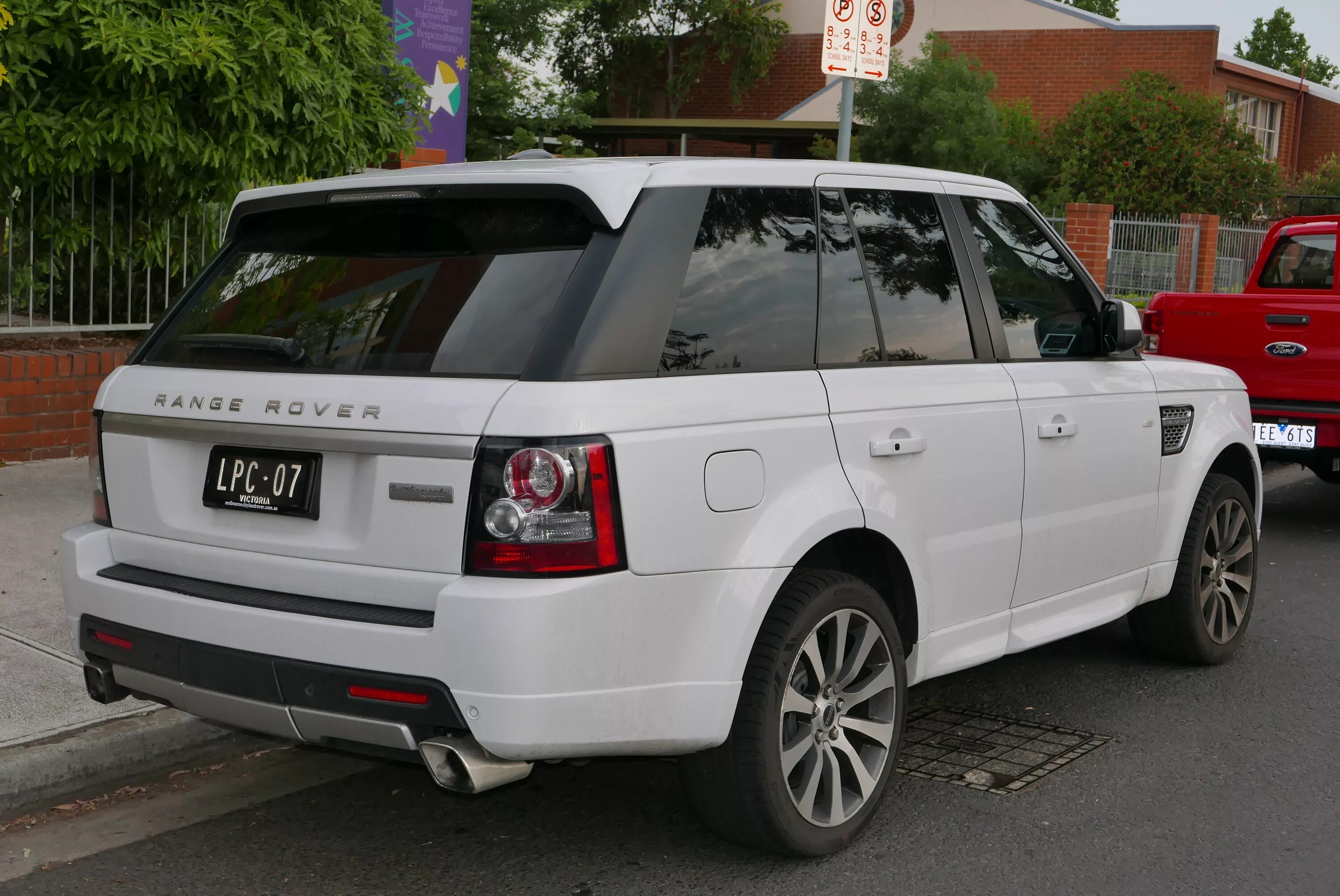 Рендж ровер спорт l320 фото File:2011 Land Rover Range Rover Sport (L320 MY12) Supercharged Autobiography wa