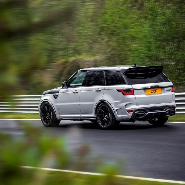 Рендж ровер спорт новый цена фото This Is The Most Savage Range Rover Sport SVR Yet CarBuzz Range rover sport, Ran