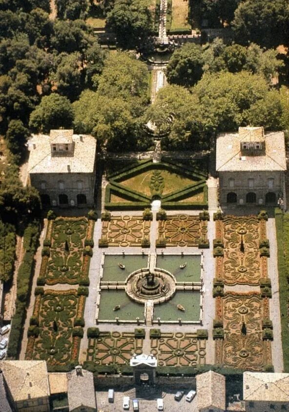 Ренессанс садовая ул 199 фото Villa Lante gardens (Bagnaia, Lazio), aerial Renaissance gardens, Garden landsca