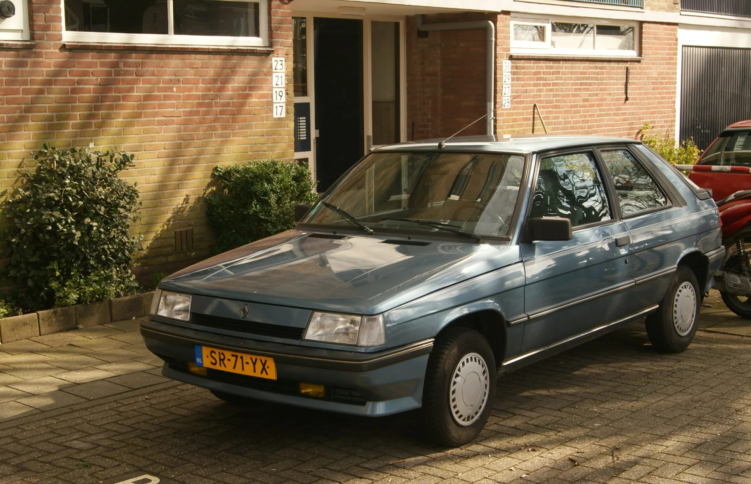 Рено 11 фото Файл:1988 Renault 11 Automatic (8793931121).jpg - Википедия