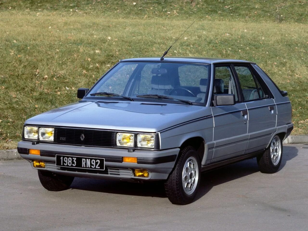 Рено 11 фото Трансмиссия Рено 11 - Какая коробка передач на Renault 11: автомат (акпп), механ