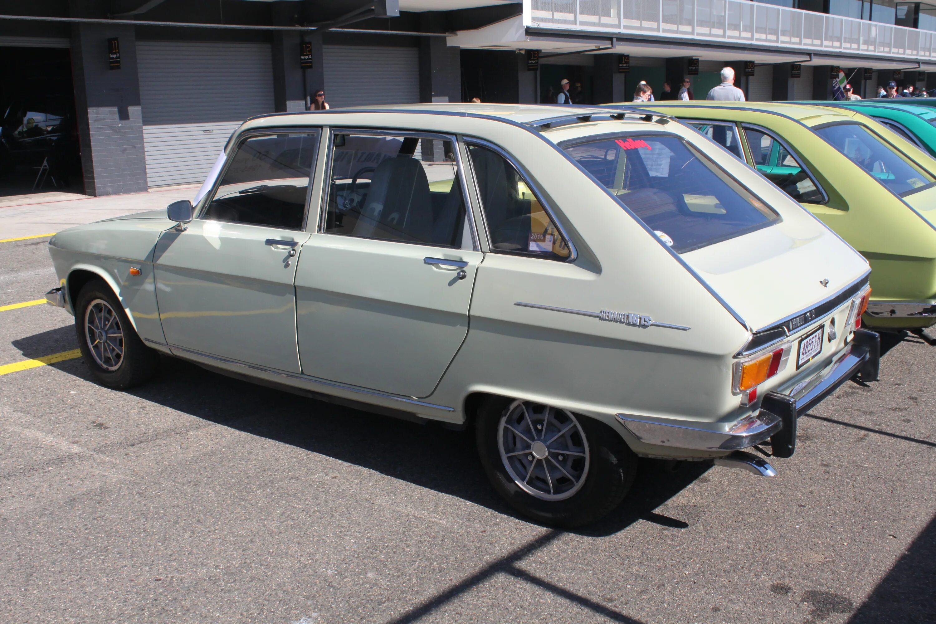 Рено 16 тс фото File:1971 Renault 16 TS hatchback (20565203613).jpg - Wikimedia Commons