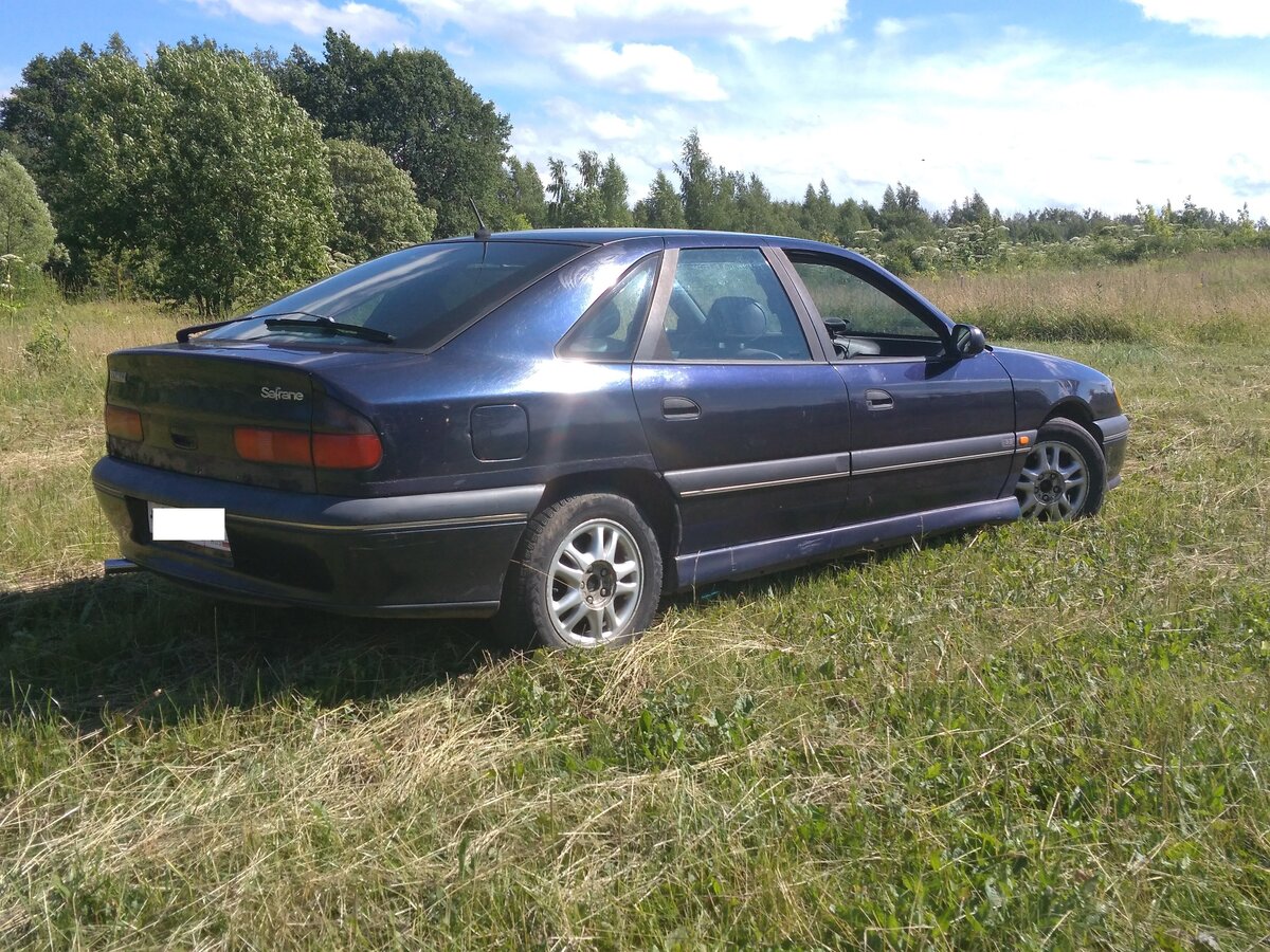 Рено 1997 фото Купить б/у Renault Safrane I Рестайлинг 2.4 MT (165 л.с.) бензин механика в Воло