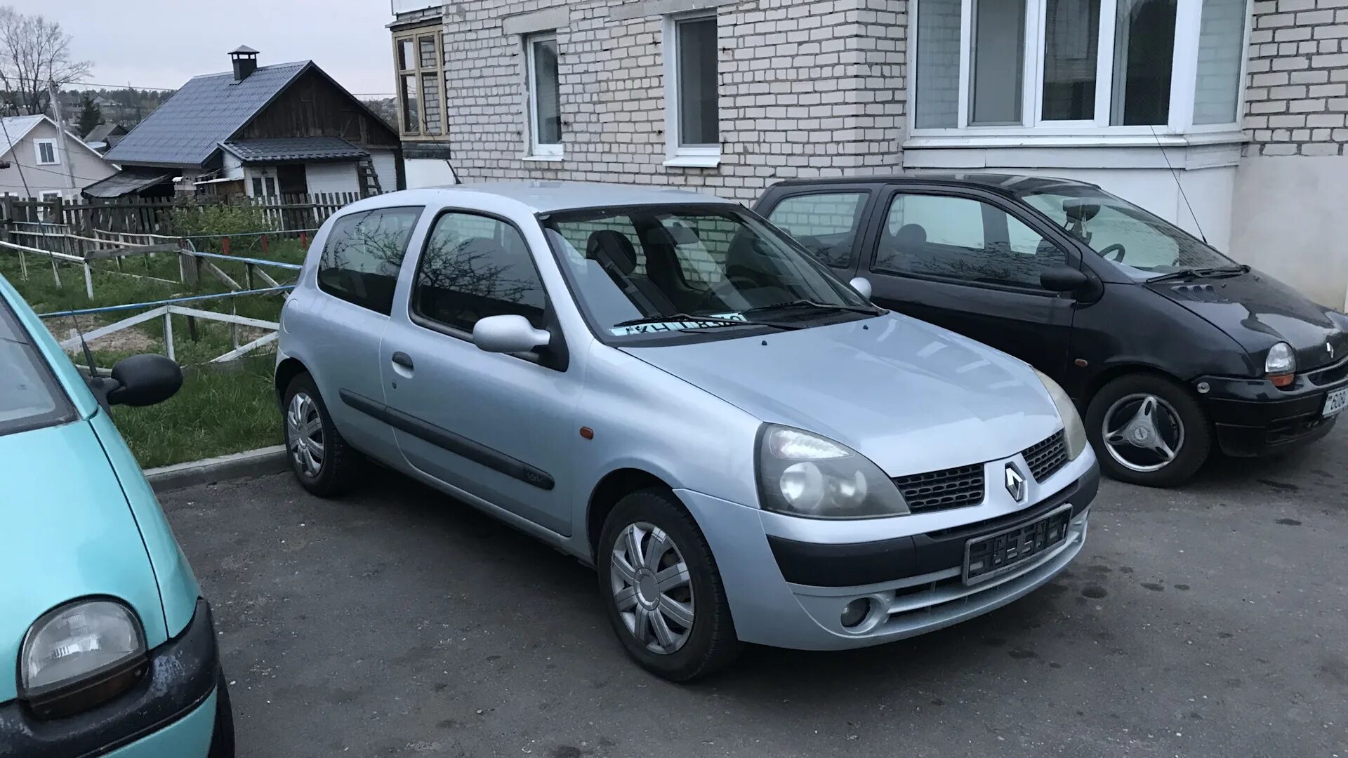 Рено 2000 года фото Renault Clio II 1.2 бензиновый 2002 Антикризисный 1.2 16v на DRIVE2