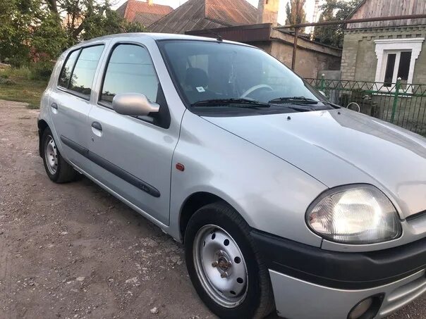 Рено 2000 года фото The Renault Clio from 2000 We will wrap around 1.4 car fully serviced, replaced 