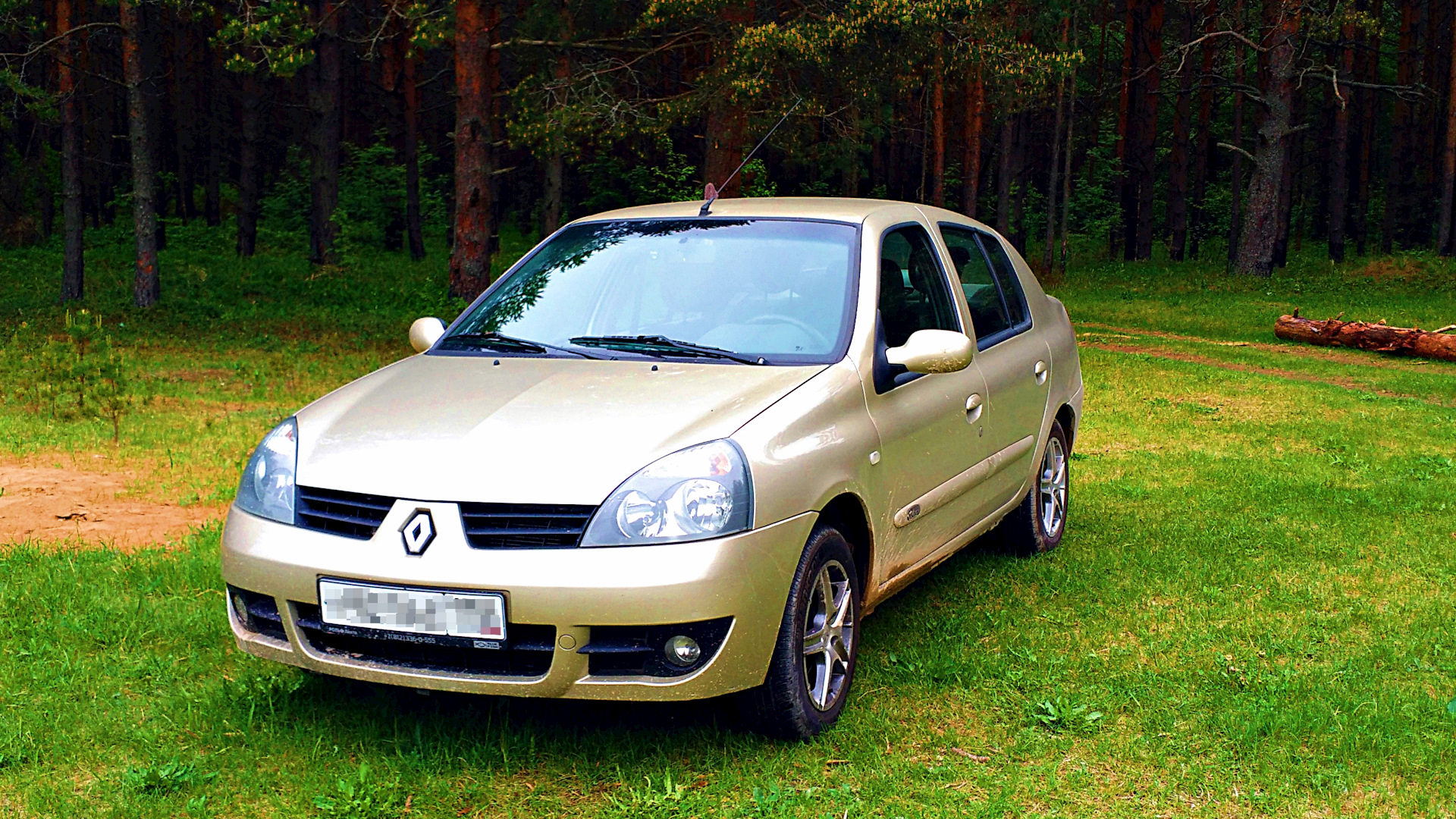 Рено 2007 фото Renault Symbol 1.4 бензиновый 2007 Бежевый Крокодил на DRIVE2