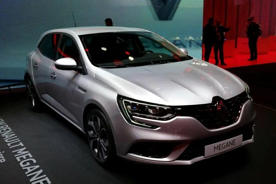 Рено 2016 в новом кузове фото Рассекречена моторная гамма нового Renault Megane. Новинки світового авторинку