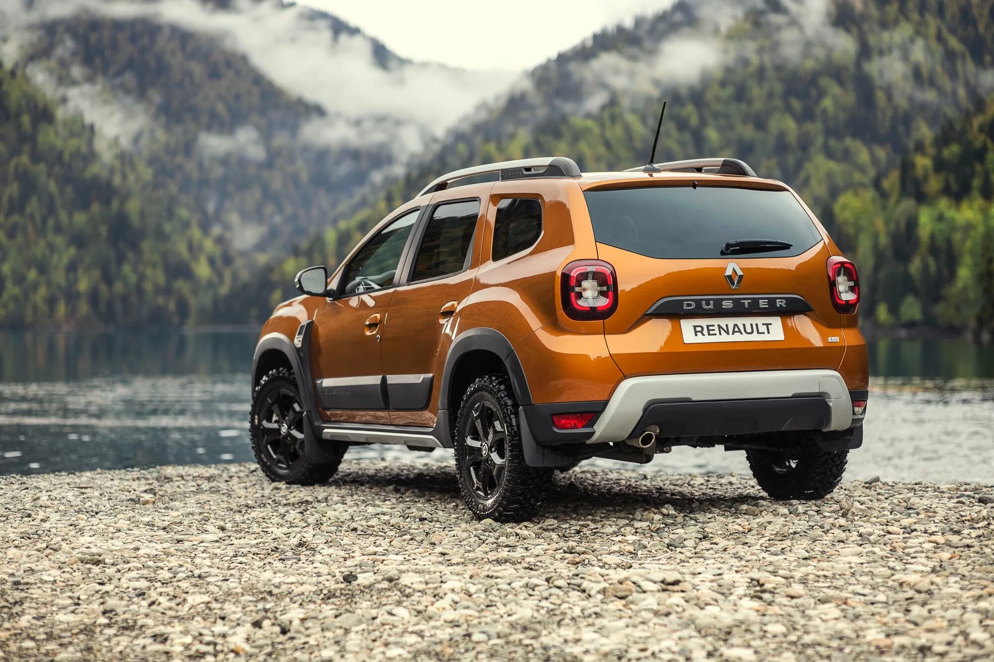 Рено 2016 в новом кузове фото Новый Renault Duster для России: все цены и комплектации - Российская газета