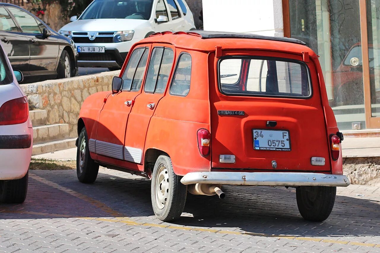 Рено 4 фото "34 F 0575" фото Renault 4. Турция