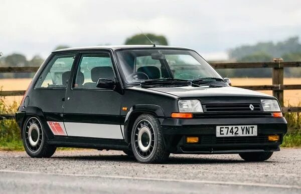 Рено 5 фото Classic Car Auctions subastará un Renault 5 GT Turbo 2 Renault 5 gt turbo, Renau