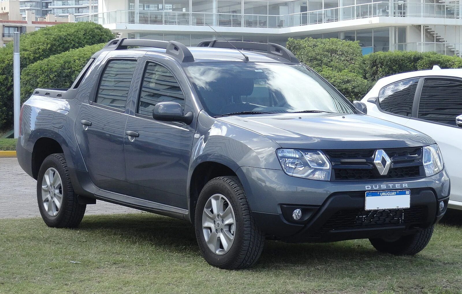 Рено дастер 1 6 фото Файл:Renault Duster Oroch 2016 in Punta del Este 01.JPG - Вікіпедія