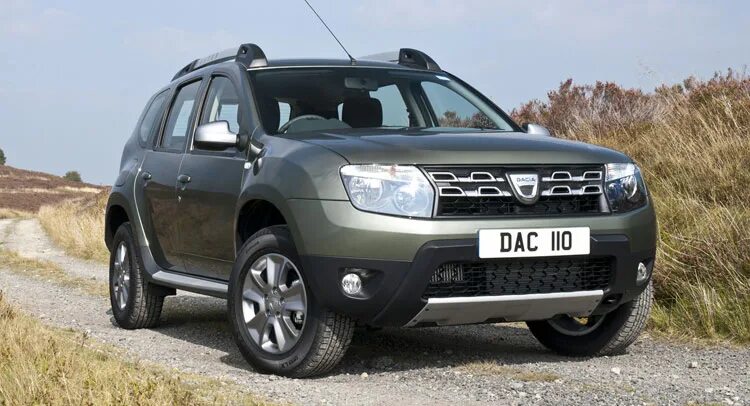 Рено дастер фото спереди Dacia Revises Duster Engine Range, Adjusts UK Prices Carscoops