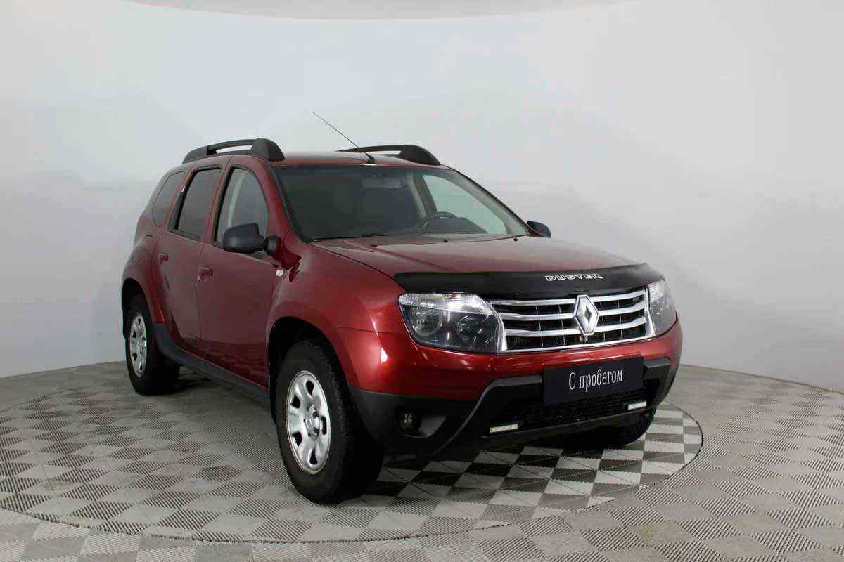 Рено дастер фото цены россия Renault Duster Красный 2012 с пробегом 140 496 км. в автоцентре Крост в Ростове-