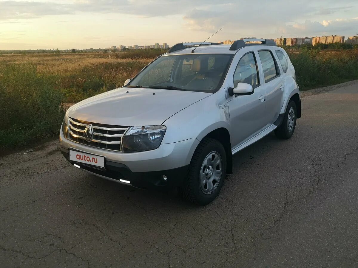 Рено дастер серебристый фото Купить б/у Renault Duster I 2.0 MT (135 л.с.) 4WD бензин механика в Жуковском: с