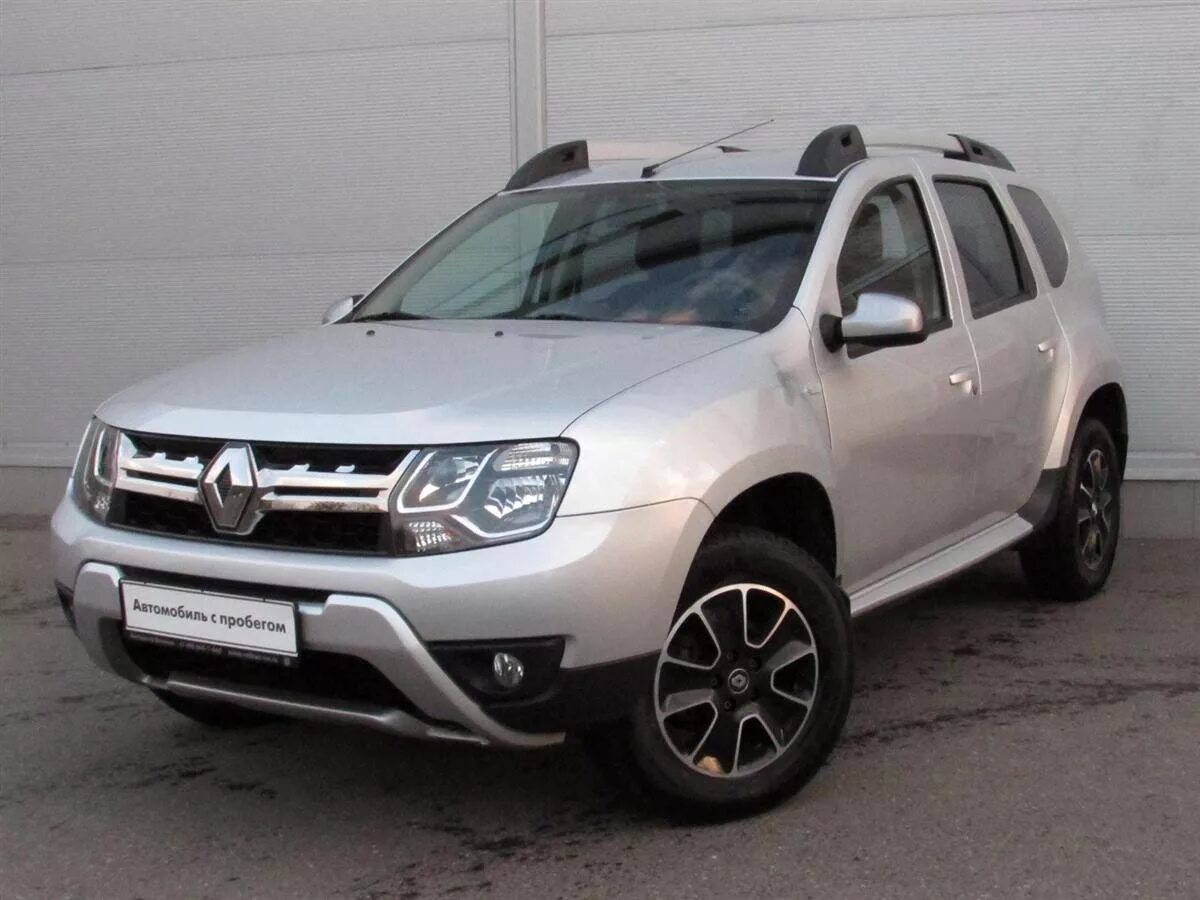 Рено дастер серебристый фото Купить б/у Renault Duster I Рестайлинг 2.0 AT (143 л.с.) 4WD бензин автомат в Мо