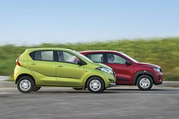 Рено датсун фото цена Datsun Redigo vs Renault Kwid comparison Autocar India