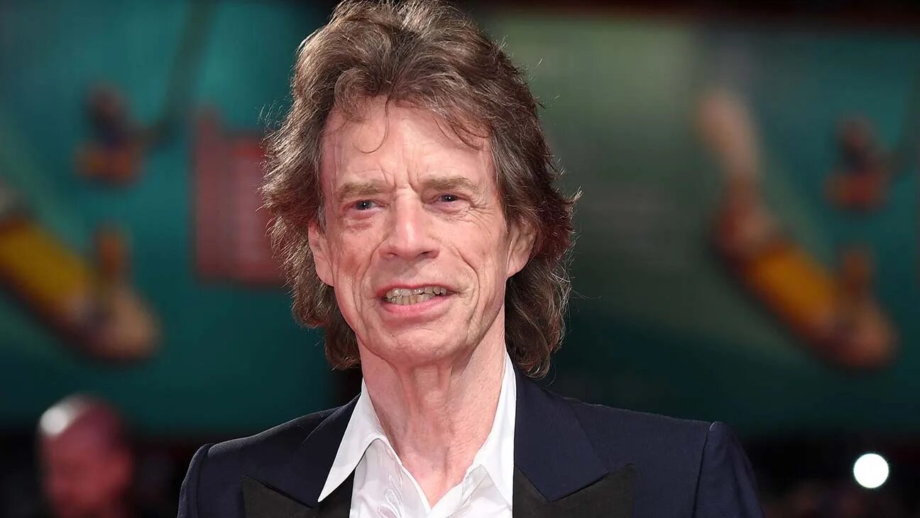 Рено джаггер фото Mick Jagger Sets Podcast Deal With Warner Bros.