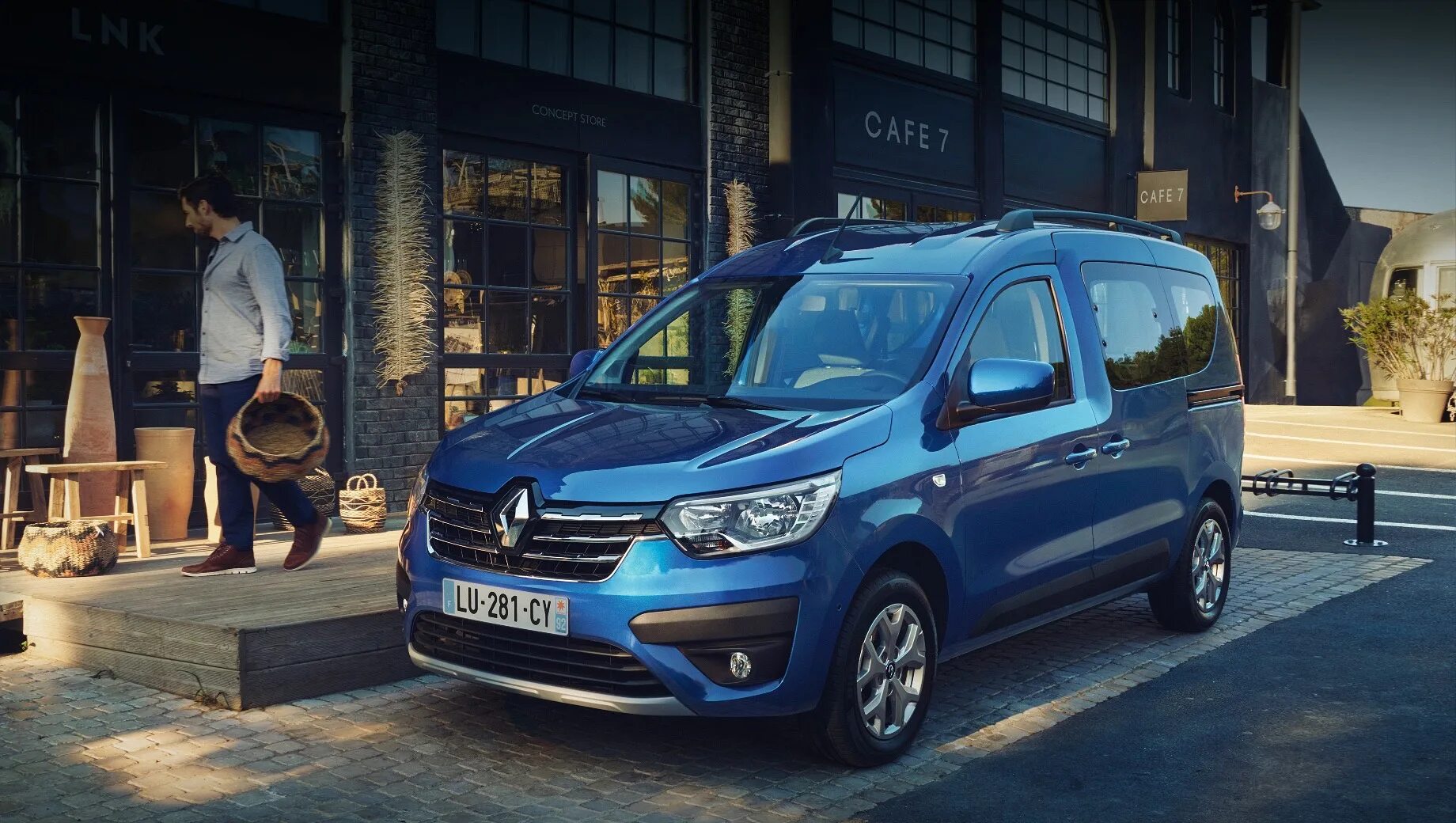 Рено экспресс фото Бюджетник Dacia Dokker превратился в Renault Express - ДРАЙВ