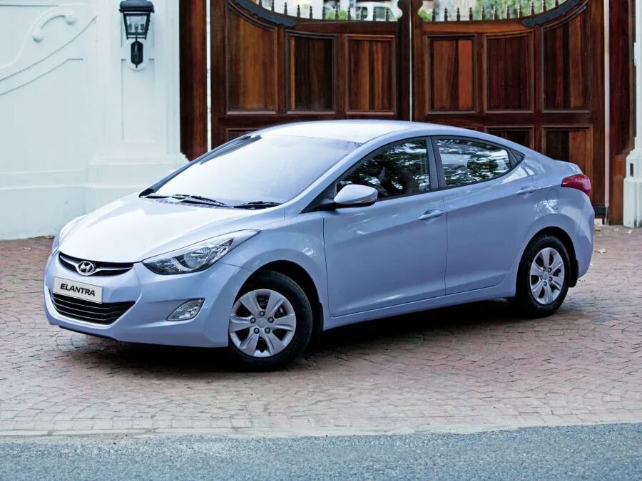 Рено элантра фото Hyundai Elantra 2011 года выпуска для рынка Южной Африки. Фото 7. VERcity