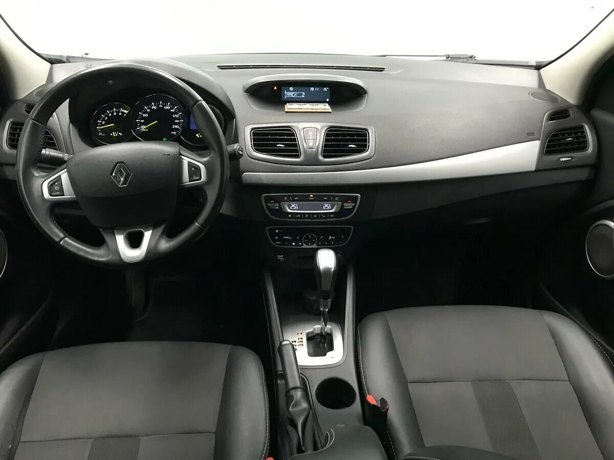 Рено флюенс фото салона Купить б/у Renault Fluence I 2.0 CVT (138 л.с.) бензин вариатор в Москве: белый 