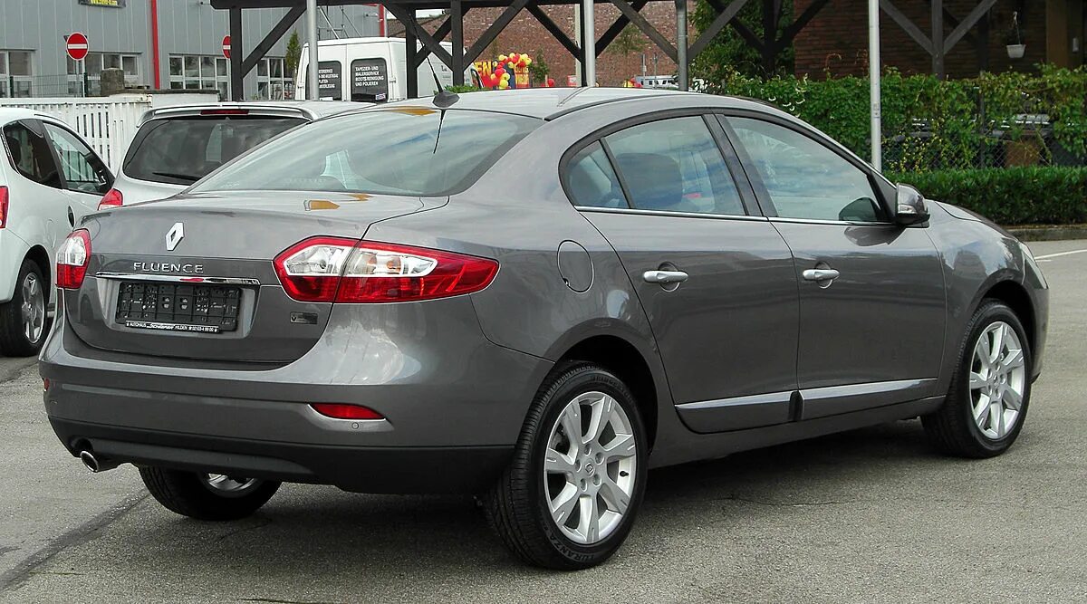 Рено флюенс фото сзади File:Renault Fluence rear 20100918.jpg - Wikipedia