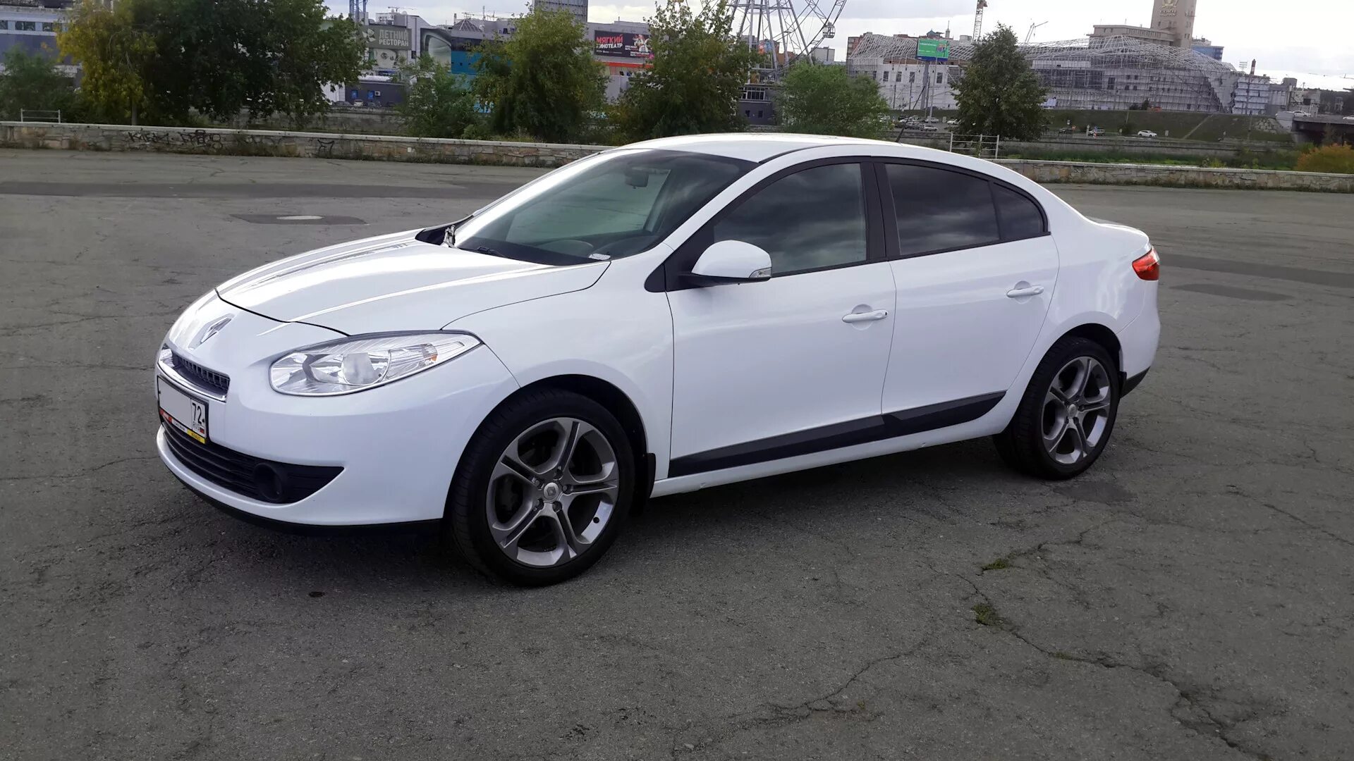 Рено флюенс на 16 дисках фото Renault Fluence 1.6 бензиновый 2012 R18 Мечты сбываются на DRIVE2