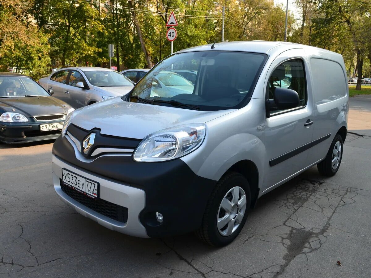 Рено фото 2014 Купить б/у Renault Kangoo бензин механика в Москве: серый цельнометаллический фу