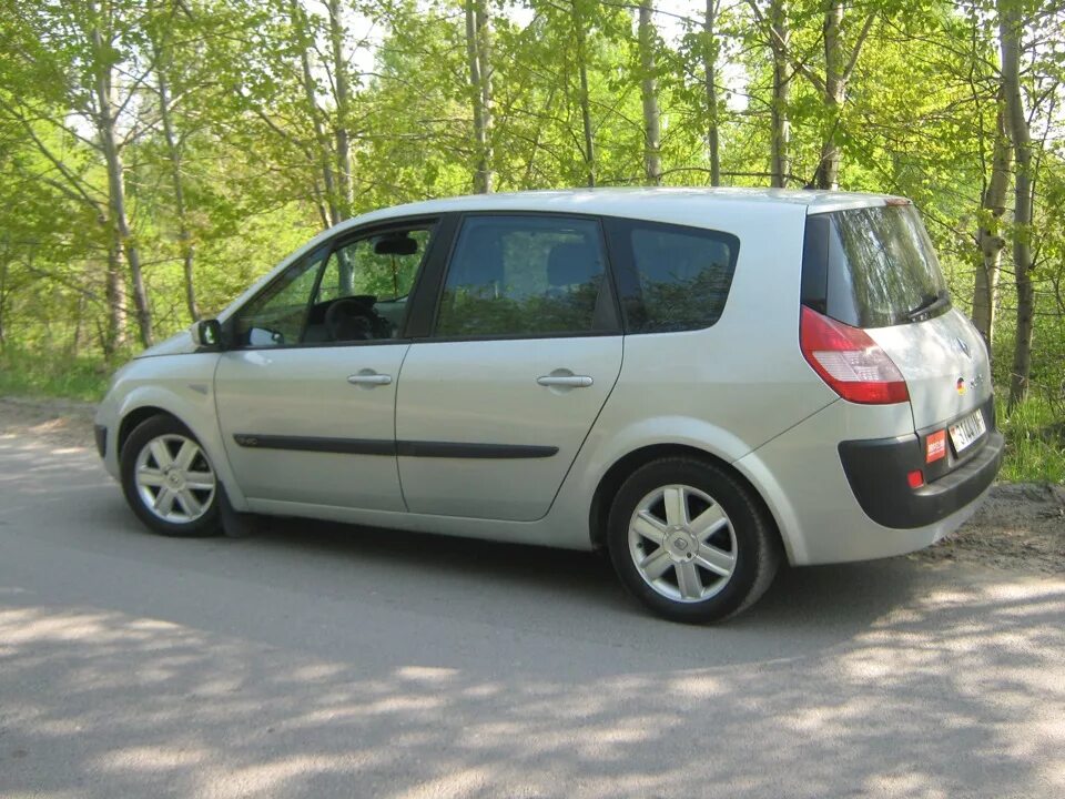 Рено гранд сценик 2 фото Поставил литье - Renault Grand Scenic II, 1,9 л, 2004 года колёсные диски DRIVE2