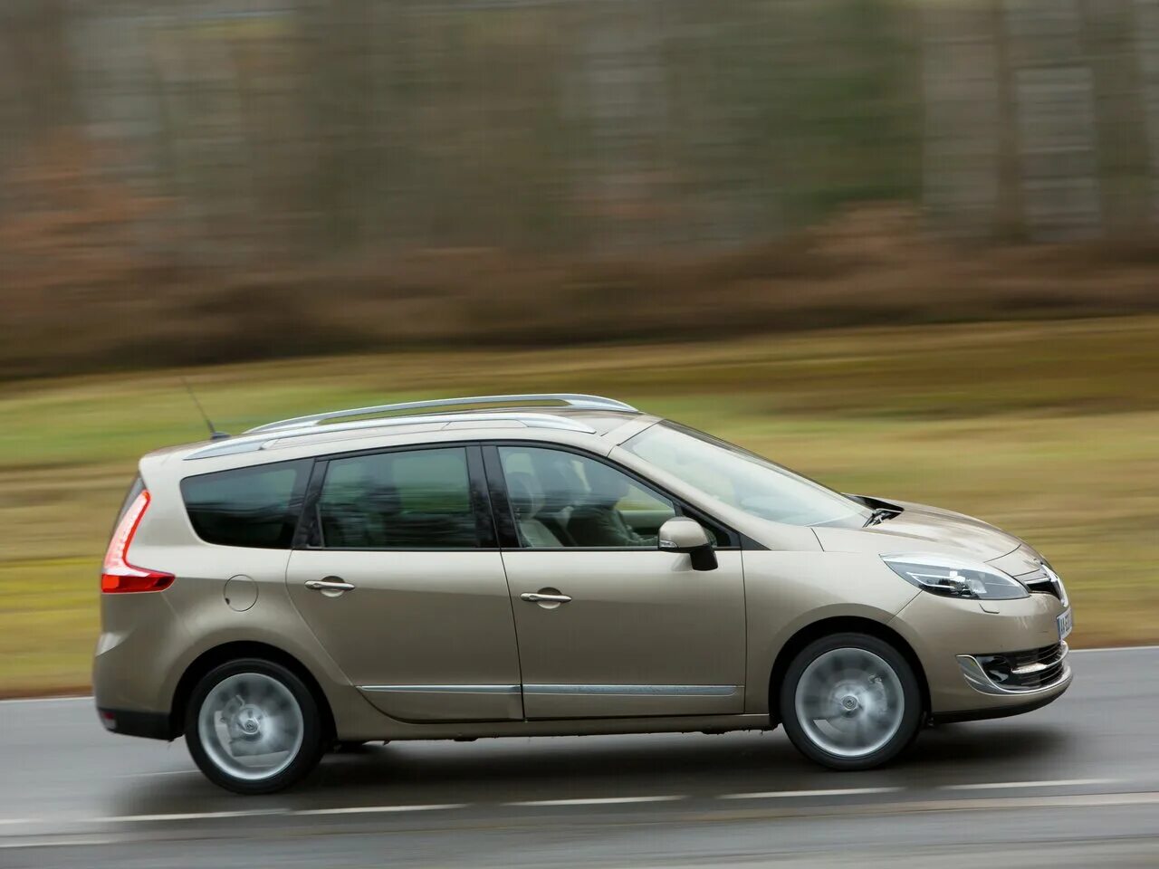 Рено гранд сценик фото Renault Scenic 3 поколение 2 рестайлинг, компактвэн - технические характеристики