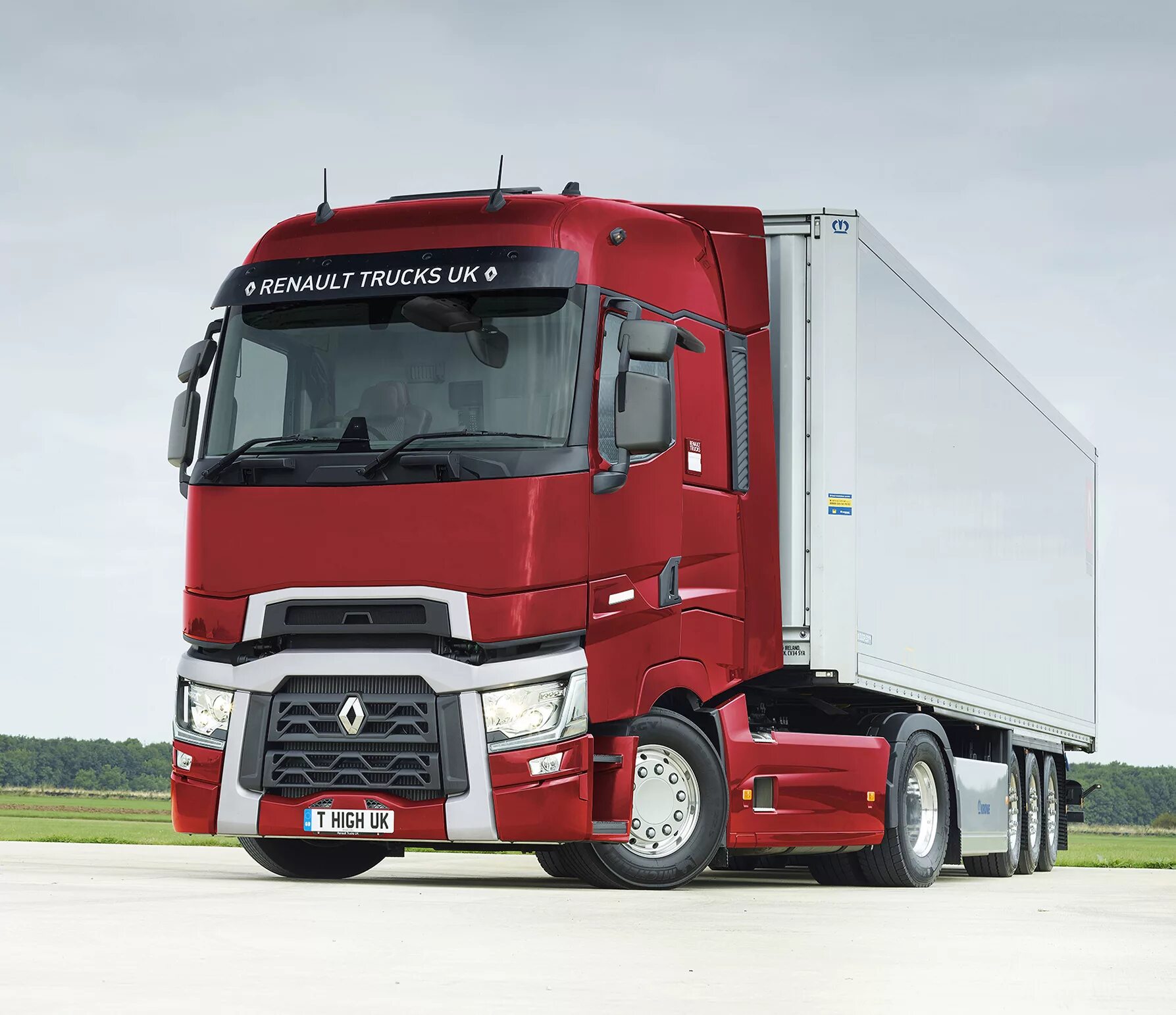 Рено грузовая фото Renault finally launches right-hand drive Range T High - Trucking