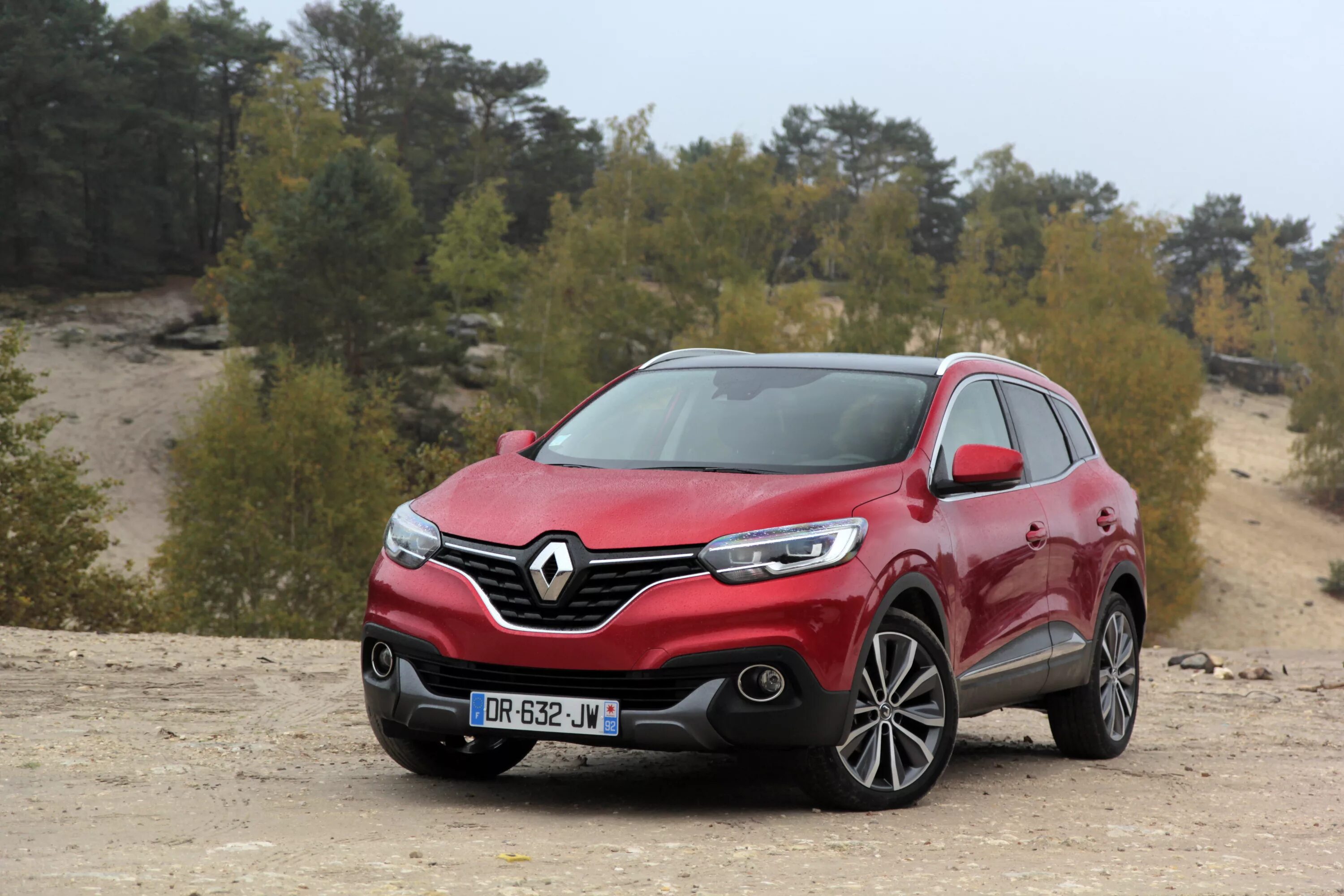 Рено каджар 2022 фото Comparatif vidéo - Que vaut le Renault Kadjar face aux 10 meilleures ventes de S