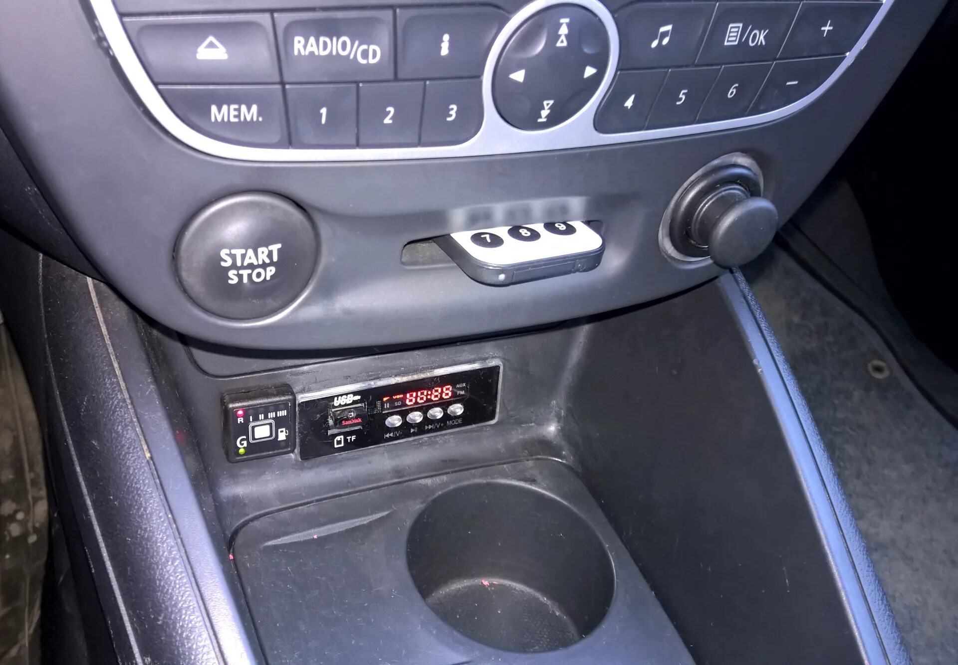 Рено как подключить блютуз Установил USB MP3 плеер - Renault Fluence, 1,6 л, 2012 года автозвук DRIVE2