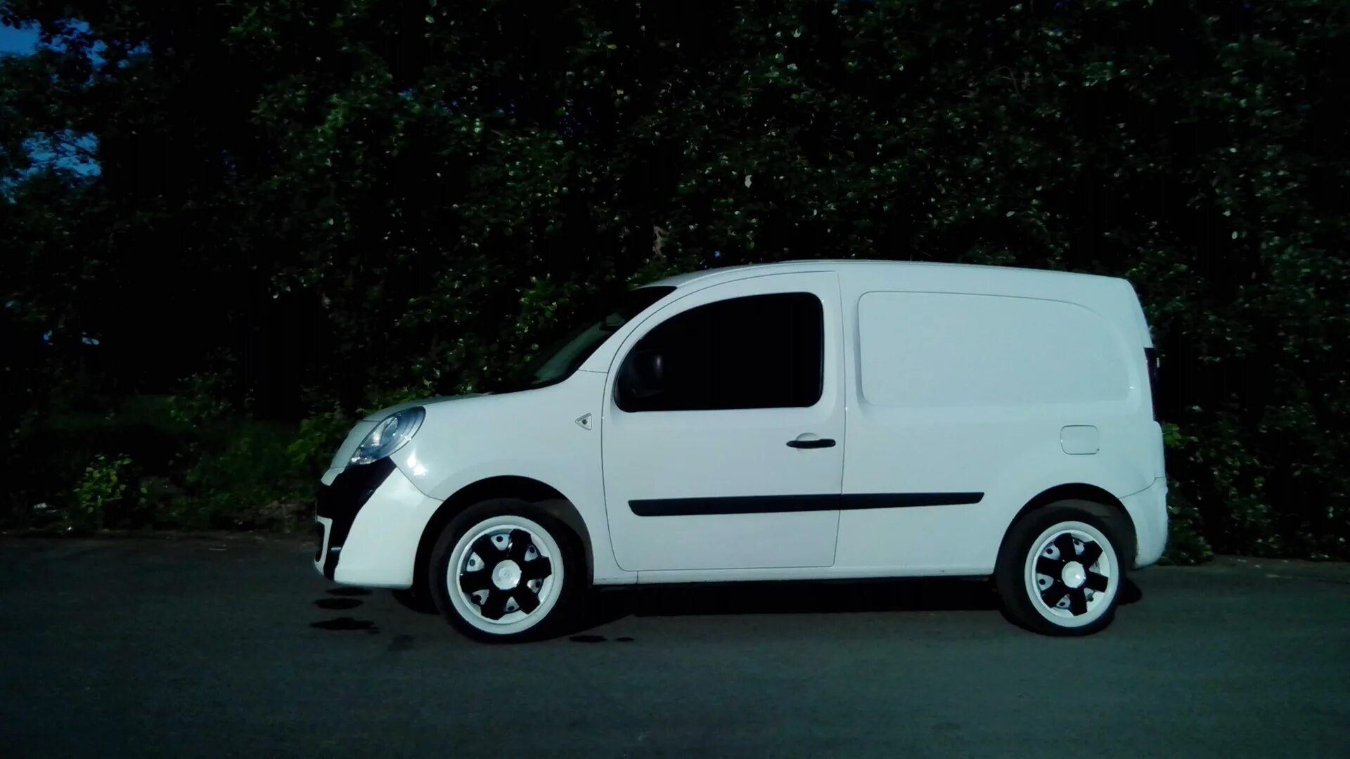 Рено кангу тюнинг фото Renault Kangoo (2G) 1.5 дизельный 2008 SV на DRIVE2