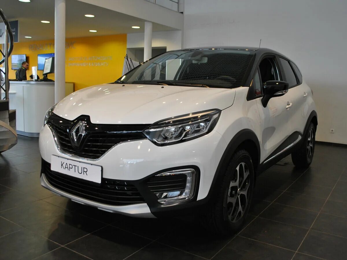 Купить б/у Renault Kaptur I 1.6 MT (114 л.с.) бензин механика в Пушкине: белый Р