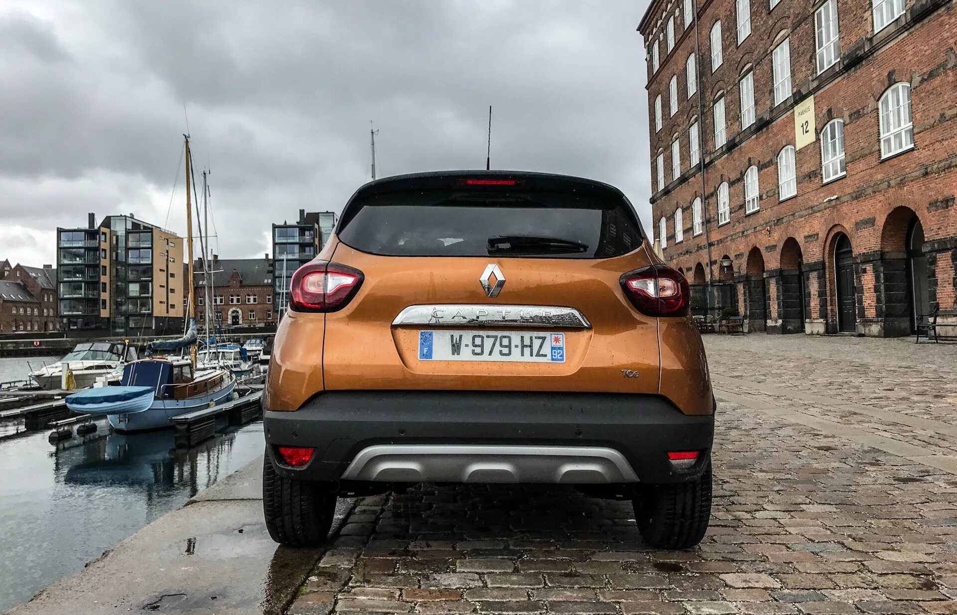 Рено каптур вид сзади фото Тест-драйв обновленного Renault Captur: не путать с Kaptur - "Тест-драйвы" на DR