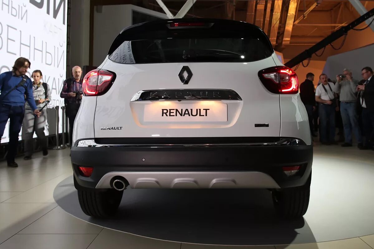 Рено каптур вид сзади фото Renault представил бюджетный кроссовер для России :: Autonews