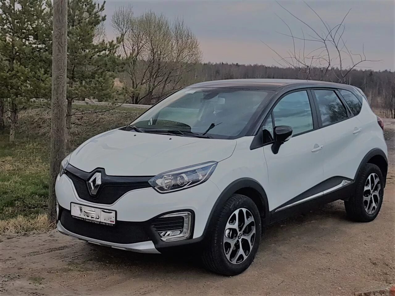 Рено каптюр фото Начнём по старинке "Целый день в салоне" - Renault Kaptur (2016), 1,6 л, 2018 го