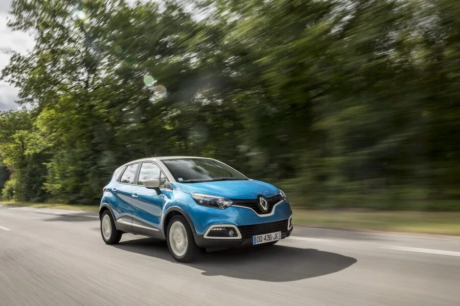 Рено картер фото Tarifs Renault Captur (2016). Enfin une boîte manuelle pour le TCe 120 - Renault