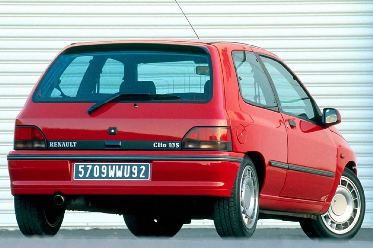 Рено клио 1 поколение фото 1976 - 2016 : 40 ans de petites sportives Renault carakoom.com