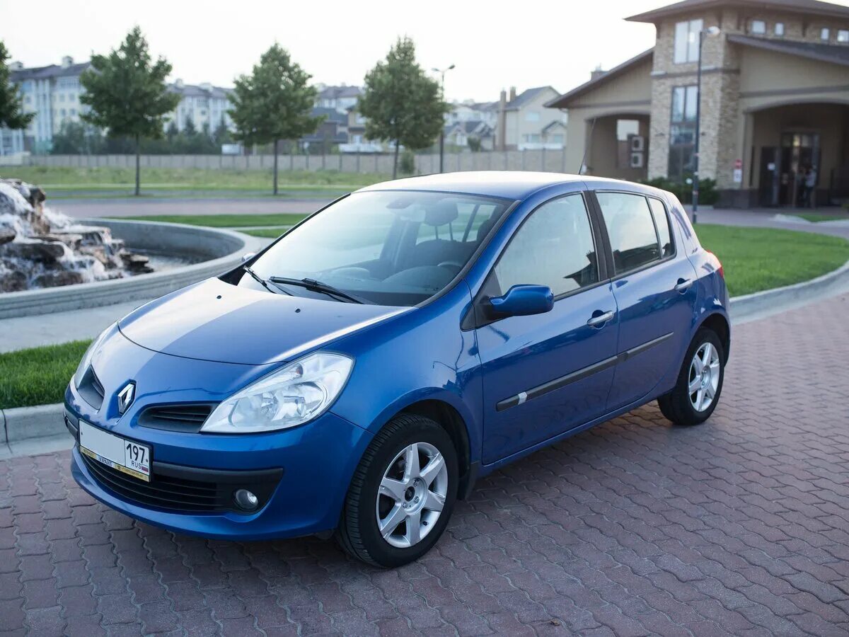 Рено клио 3 фото Купить б/у Renault Clio III 1.6 AT (110 л.с.) бензин автомат в Москве: синий Рен